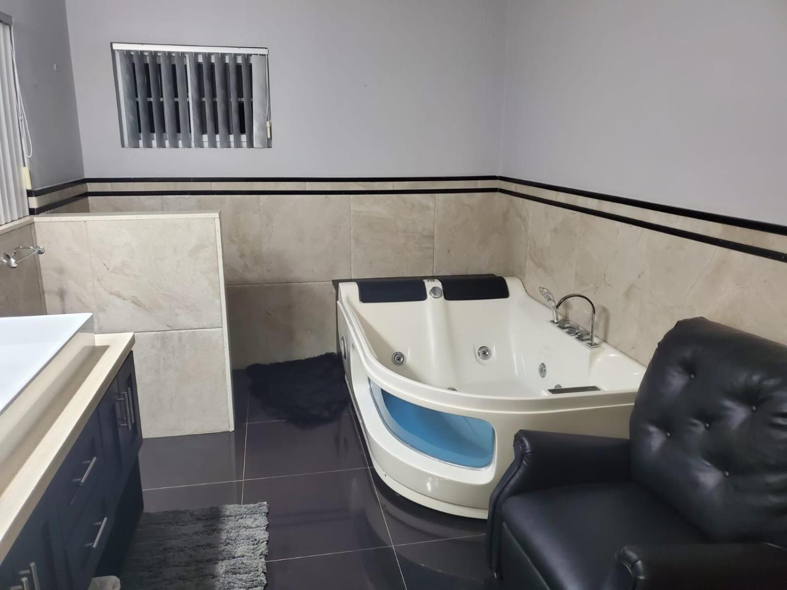 The Palms- Caribbean Estates -10 Minutes From The Beach- Gated Community Portmore Eksteriør billede