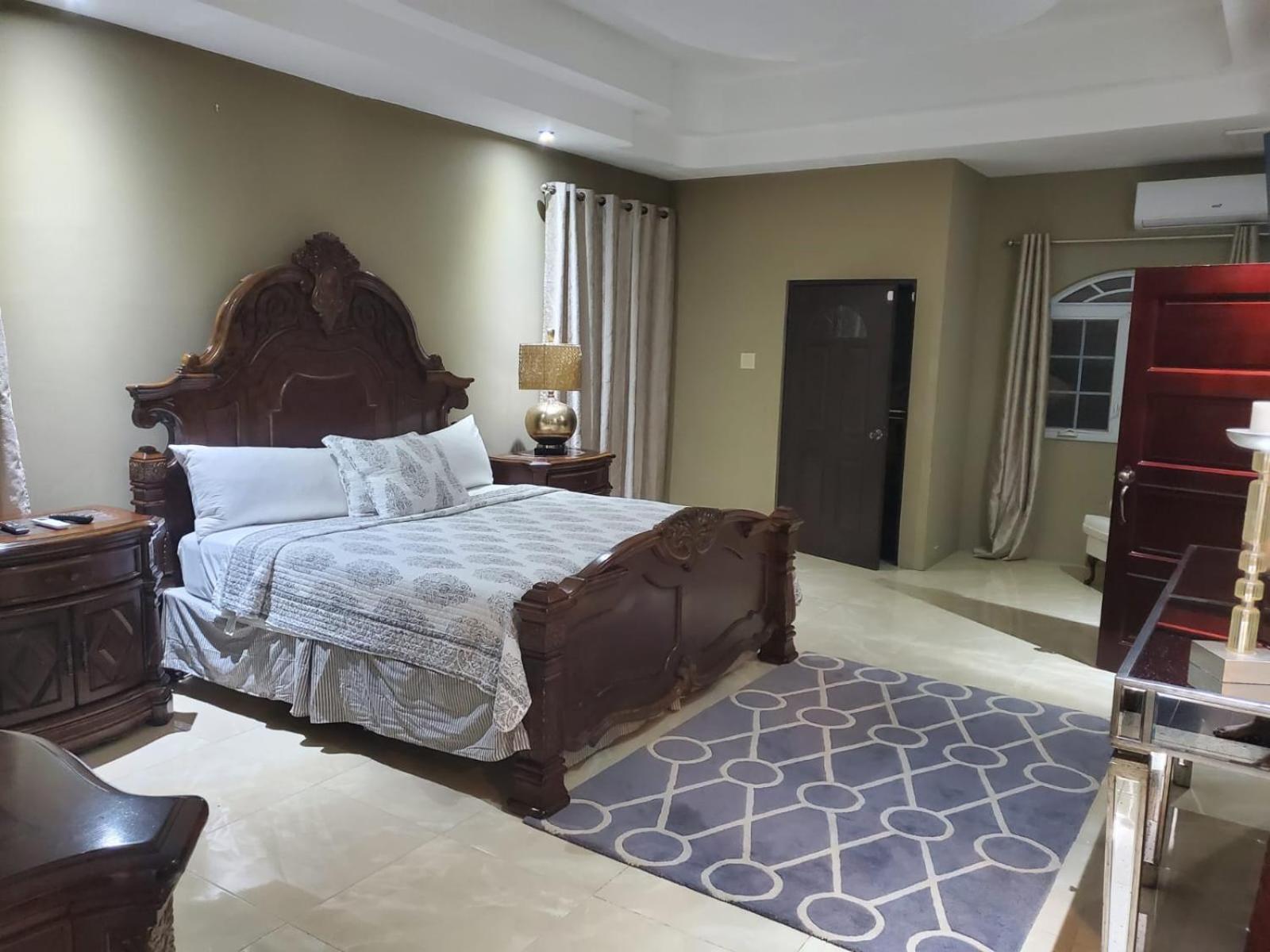 The Palms- Caribbean Estates -10 Minutes From The Beach- Gated Community Portmore Eksteriør billede