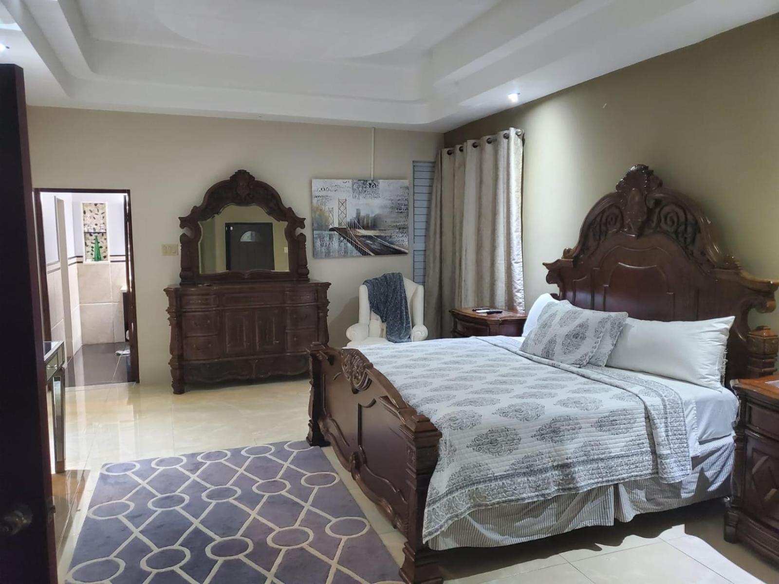 The Palms- Caribbean Estates -10 Minutes From The Beach- Gated Community Portmore Eksteriør billede