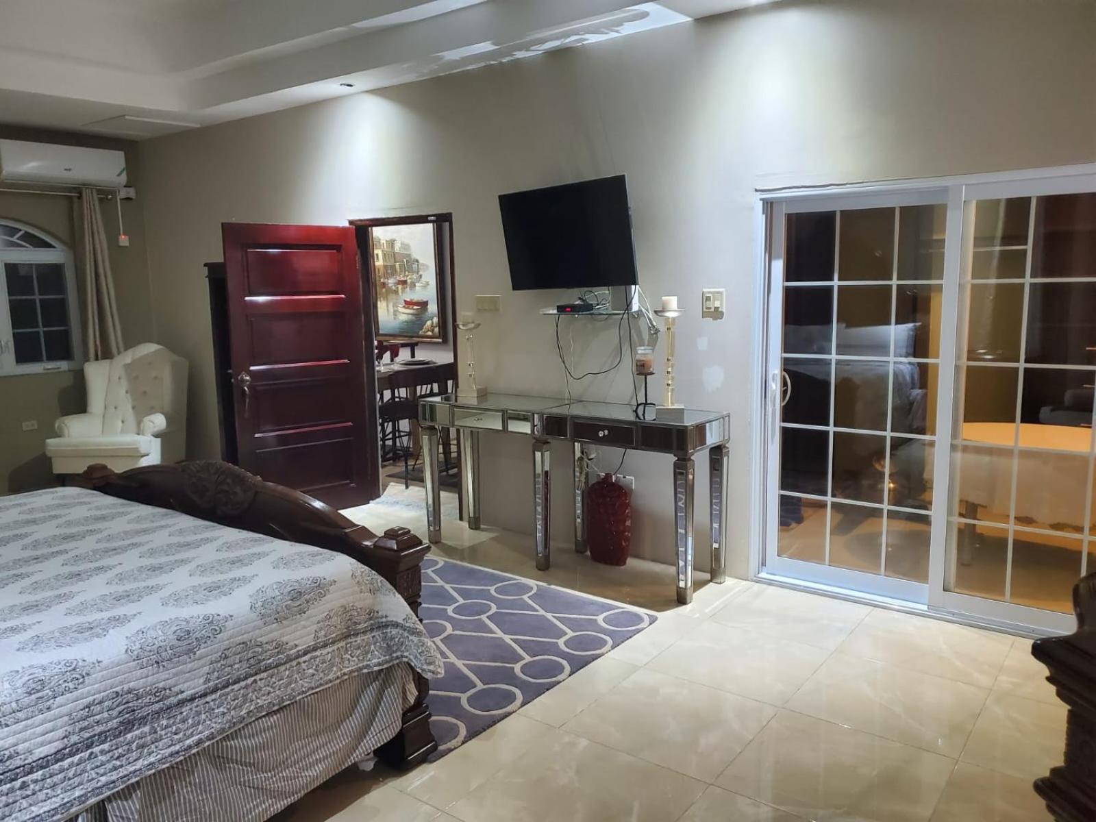 The Palms- Caribbean Estates -10 Minutes From The Beach- Gated Community Portmore Eksteriør billede